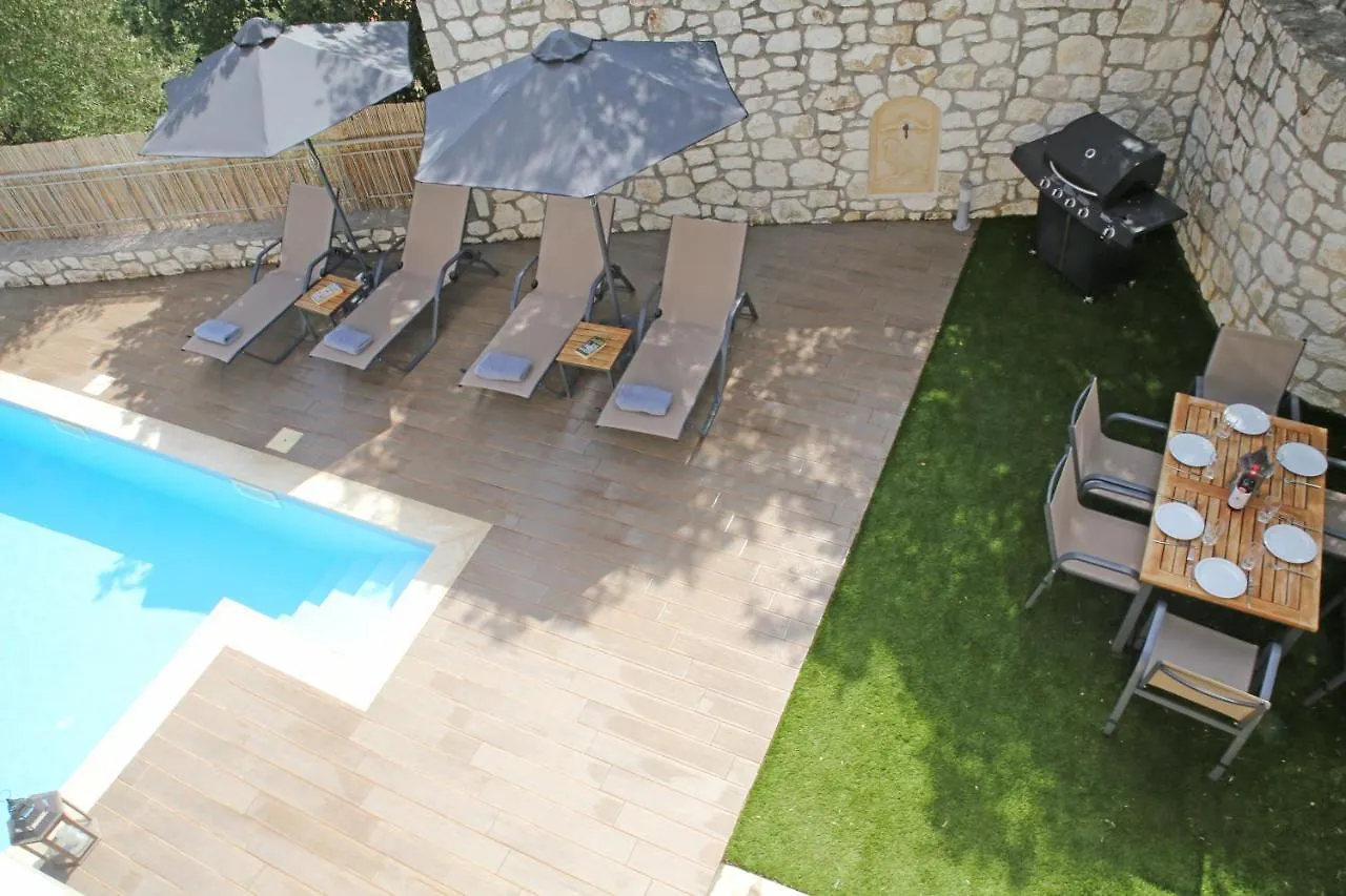 Amarianos Villas Agia Efimia 0*,